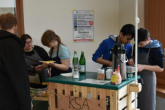 Unsere Catering-Schülerfirma bewirtet auch Gäste